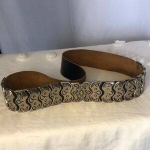 IN TRANSIT soft leather and silver metal waist belt. Size Small to Medium.